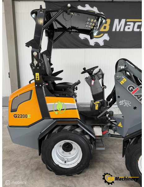 Giant G2200E - Ratinis krautuvas: foto 3 Giant G2200E - Ratinis krautuvas: foto 3