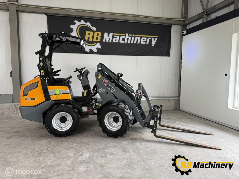Giant G2200E - Ratinis krautuvas: foto 2 Giant G2200E - Ratinis krautuvas: foto 2