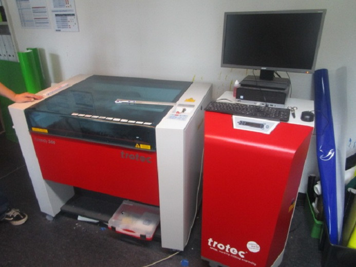LASER CUTTER TROTEC SPEEDY 360 (Gravieren, Schneiden) - Popieriaus pjaustymo mašina: foto 1 LASER CUTTER TROTEC SPEEDY 360 (Gravieren, Schneiden) - Popieriaus pjaustymo mašina: foto 1