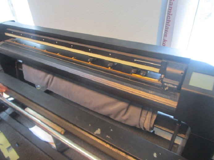 SCHNEIDEPLOTTER SUMMA S140 MIT UV-TROCKNER FCD-01 - Popieriaus pjaustymo mašina: foto 5 SCHNEIDEPLOTTER SUMMA S140 MIT UV-TROCKNER FCD-01 - Popieriaus pjaustymo mašina: foto 5