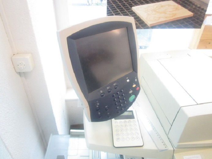 XEROX DC250 (Drucken, Kopieren, Scannen) mit Broschürenfinischer - Skaitmeninė spausdinimo mašina: foto 3 XEROX DC250 (Drucken, Kopieren, Scannen) mit Broschürenfinischer - Skaitmeninė spausdinimo mašina: foto 3