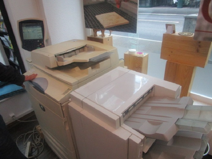 XEROX DC250 (Drucken, Kopieren, Scannen) mit Broschürenfinischer - Skaitmeninė spausdinimo mašina: foto 2 XEROX DC250 (Drucken, Kopieren, Scannen) mit Broschürenfinischer - Skaitmeninė spausdinimo mašina: foto 2