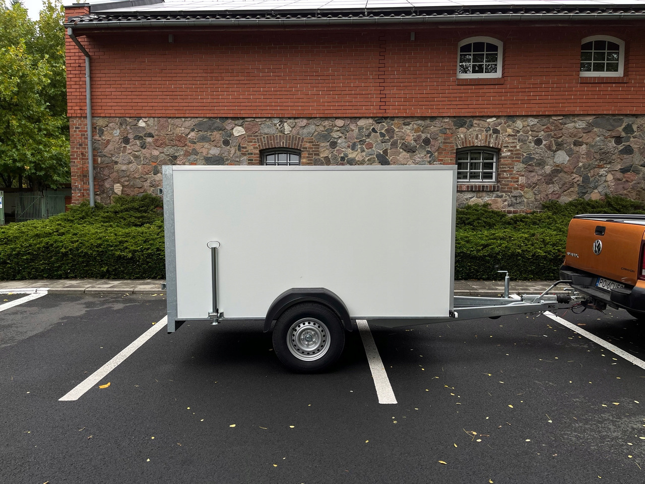 PRZYCZEPA KONTENER CARGO BOX 2,6 x 1,5 ZABUDOWANA / CARGO CONTAINER TRAILER BOX 2.6 x 1.5 ENCLOSED - Furgonas priekaba: foto 3 PRZYCZEPA KONTENER CARGO BOX 2,6 x 1,5 ZABUDOWANA / CARGO CONTAINER TRAILER BOX 2.6 x 1.5 ENCLOSED - Furgonas priekaba: foto 3