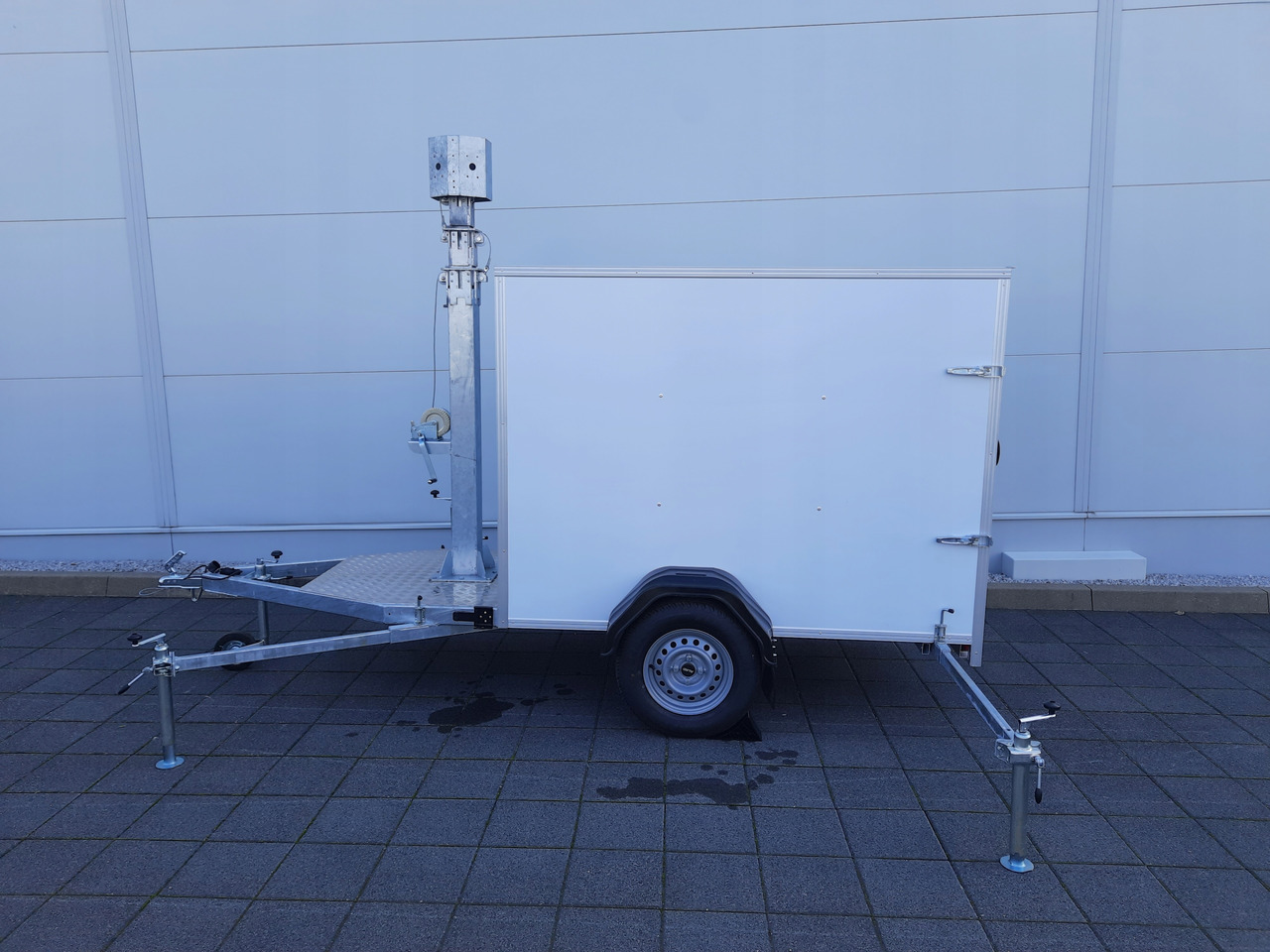 PRZYCZEPA Z MASZTEM TELESKOPOWYM DO MONITORINGU / TRAILER WITH TELESCOPIC MAST FOR MONITORING - Furgonas priekaba: foto 5 PRZYCZEPA Z MASZTEM TELESKOPOWYM DO MONITORINGU / TRAILER WITH TELESCOPIC MAST FOR MONITORING - Furgonas priekaba: foto 5