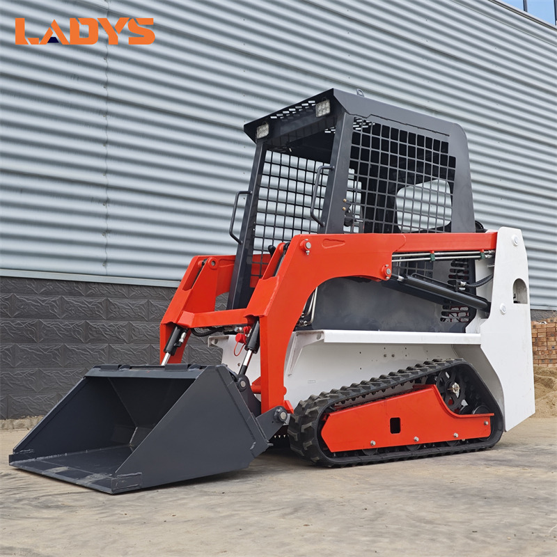 LADYS LA670 Mini Small Skid Steer Loader Compact Track Diesel Mini Skid Steer Loader For Sale With Small Mini Skid Steer Attachments 4 In 1 Bucket - Mini krautuvas: foto 1 LADYS LA670 Mini Small Skid Steer Loader Compact Track Diesel Mini Skid Steer Loader For Sale With Small Mini Skid Steer Attachments 4 In 1 Bucket - Mini krautuvas: foto 1