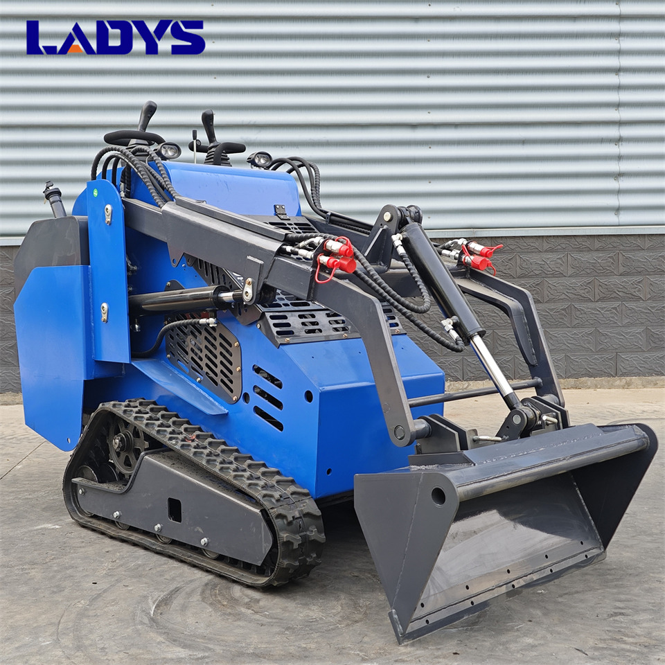 Free Shipping Mini Skid Steer Loader Compact Track Electric/Diesel Chinese Mini Skid Steer Loader For Sale With Mini Skid Steer Attachments 4 In 1 Bucket - Mini krautuvas: foto 1 Free Shipping Mini Skid Steer Loader Compact Track Electric/Diesel Chinese Mini Skid Steer Loader For Sale With Mini Skid Steer Attachments 4 In 1 Bucket - Mini krautuvas: foto 1