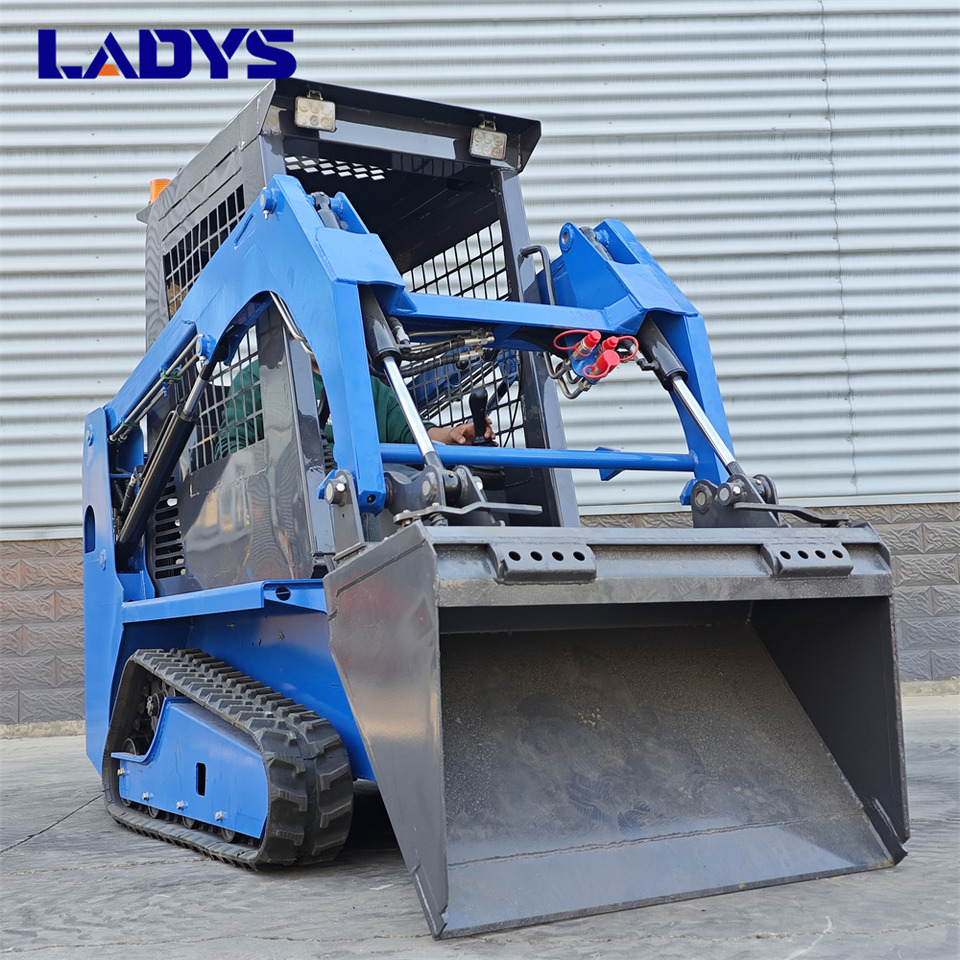 Free Shipping Mini Skid Steer Loader Compact Track Electric/Diesel Chinese Mini Skid Steer Loader For Sale With Mini Skid Steer Attachments 4 In 1 Bucket - Mini krautuvas: foto 2 Free Shipping Mini Skid Steer Loader Compact Track Electric/Diesel Chinese Mini Skid Steer Loader For Sale With Mini Skid Steer Attachments 4 In 1 Bucket - Mini krautuvas: foto 2