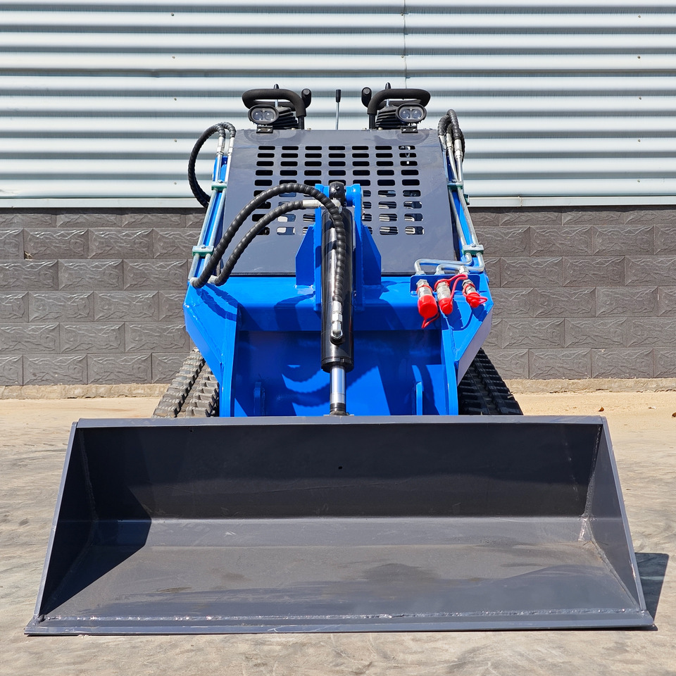 LEZUM Free Shipping LA380 Mini Skid Steer Loader Compact Track Diesel Cheap Mini Skid Steer Loader For Sale With Mini Skid Steer Attachments 4 In 1 Bucket - Mini krautuvas: foto 3 LEZUM Free Shipping LA380 Mini Skid Steer Loader Compact Track Diesel Cheap Mini Skid Steer Loader For Sale With Mini Skid Steer Attachments 4 In 1 Bucket - Mini krautuvas: foto 3