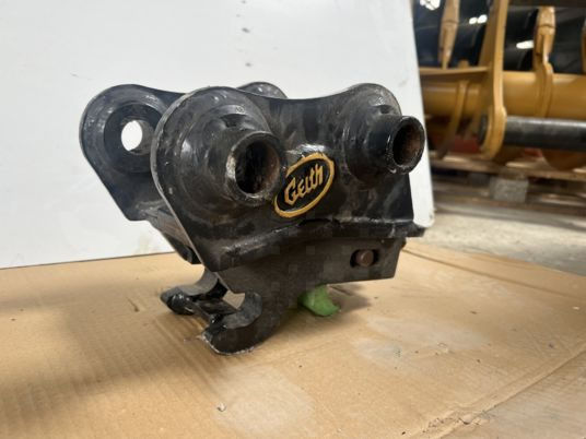 Attache rapide pour mini pelle de 0.8T à 2T5 - Greita jungtis: foto 3 Attache rapide pour mini pelle de 0.8T à 2T5 - Greita jungtis: foto 3