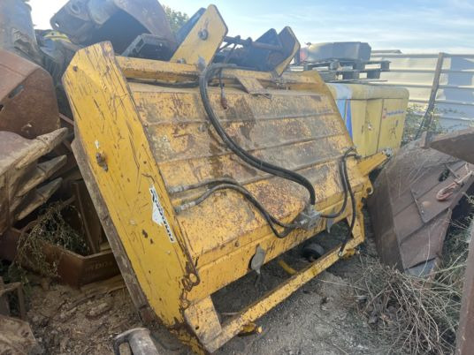 Balayeuse Rabaud pour minichargeur - Rotacinė šluota - Statybinė technika: foto 2 Balayeuse Rabaud pour minichargeur - Rotacinė šluota - Statybinė technika: foto 2