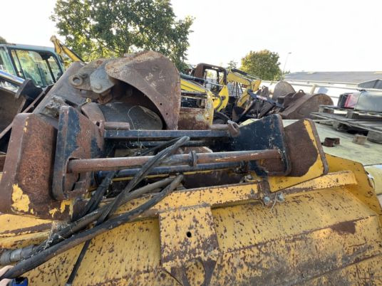 Balayeuse Rabaud pour minichargeur - Rotacinė šluota - Statybinė technika: foto 4 Balayeuse Rabaud pour minichargeur - Rotacinė šluota - Statybinė technika: foto 4