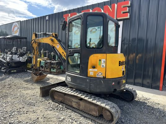 Bobcat E35 Cabine à 23 500 € HT - Mini ekskavatorius: foto 4 Bobcat E35 Cabine à 23 500 € HT - Mini ekskavatorius: foto 4