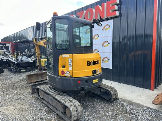 Bobcat E35 Cabine à 23900 € HT - Mini ekskavatorius: foto 4 Bobcat E35 Cabine à 23900 € HT - Mini ekskavatorius: foto 4