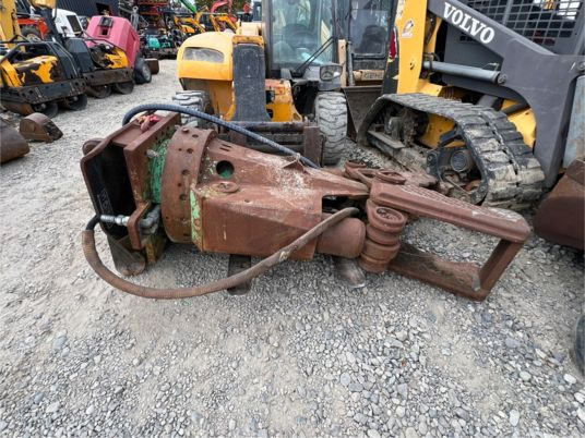 Croc béton montabert pelle 20T à 30T - Hidraulinės žirklės: foto 2 Croc béton montabert pelle 20T à 30T - Hidraulinės žirklės: foto 2