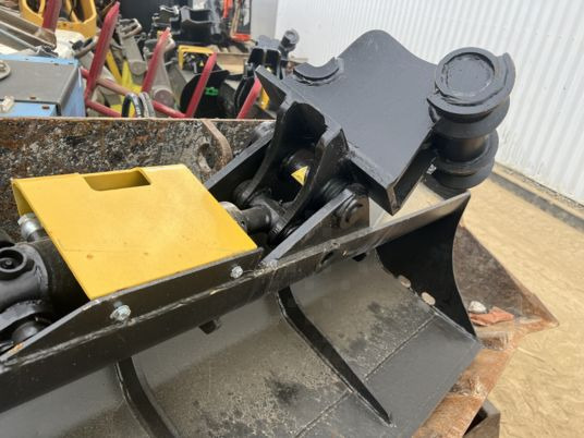 Godet de curage orientable M2 - Kaušas: foto 2 Godet de curage orientable M2 - Kaušas: foto 2