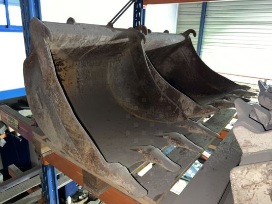 Godet terrassement Arden QA10 - QA11 - Ekskavatoriaus kaušas: foto 2 Godet terrassement Arden QA10 - QA11 - Ekskavatoriaus kaušas: foto 2