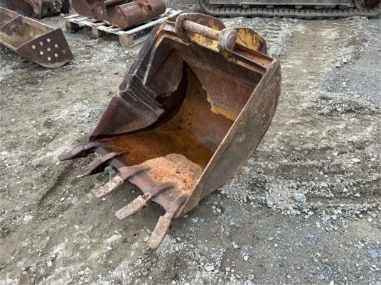 Godet terrassement pour case - Ekskavatoriaus kaušas: foto 4 Godet terrassement pour case - Ekskavatoriaus kaušas: foto 4