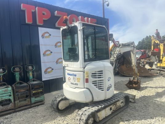 Komatsu PC26MR-3 cabine à 19500€ HT - Mini ekskavatorius: foto 3 Komatsu PC26MR-3 cabine à 19500€ HT - Mini ekskavatorius: foto 3