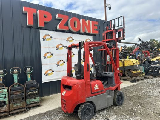 Nissan CHARIOT DIESEL 1T5 à 10500 € HT - Dyzelinis krautuvas: foto 5 Nissan CHARIOT DIESEL 1T5 à 10500 € HT - Dyzelinis krautuvas: foto 5