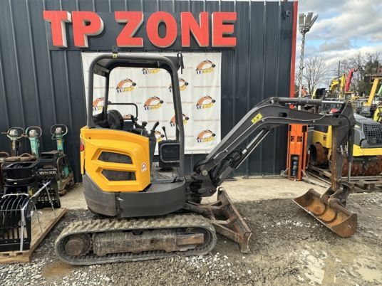 Volvo ECR25D à 22 500 € HT - Mini ekskavatorius: foto 1 Volvo ECR25D à 22 500 € HT - Mini ekskavatorius: foto 1