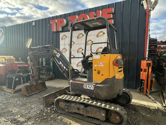 Volvo ECR25D à 22 500 € HT - Mini ekskavatorius: foto 4 Volvo ECR25D à 22 500 € HT - Mini ekskavatorius: foto 4