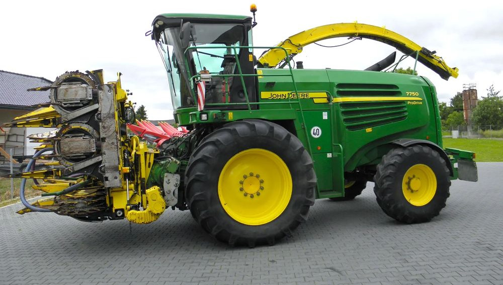 John Deere 7750 ProDrive 2008 Rok, +Kemper 375, +podbieracz do traw, Nie Malowany, Stan Bardzo Dobry - Pašarų kombainas: foto 4 John Deere 7750 ProDrive 2008 Rok, +Kemper 375, +podbieracz do traw, Nie Malowany, Stan Bardzo Dobry - Pašarų kombainas: foto 4