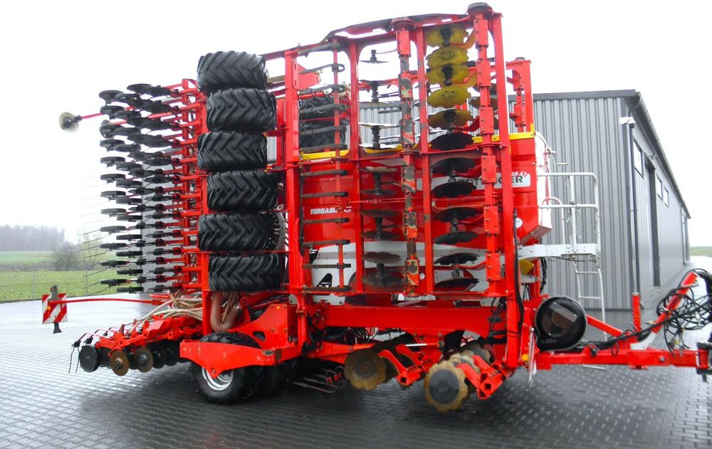 Pottinger Terrasem C9 Artis 2014 Rok, Nowe Elementy Robocze, Nie Malowany, Stan Idealny - Sėjamoji: foto 3 Pottinger Terrasem C9 Artis 2014 Rok, Nowe Elementy Robocze, Nie Malowany, Stan Idealny - Sėjamoji: foto 3