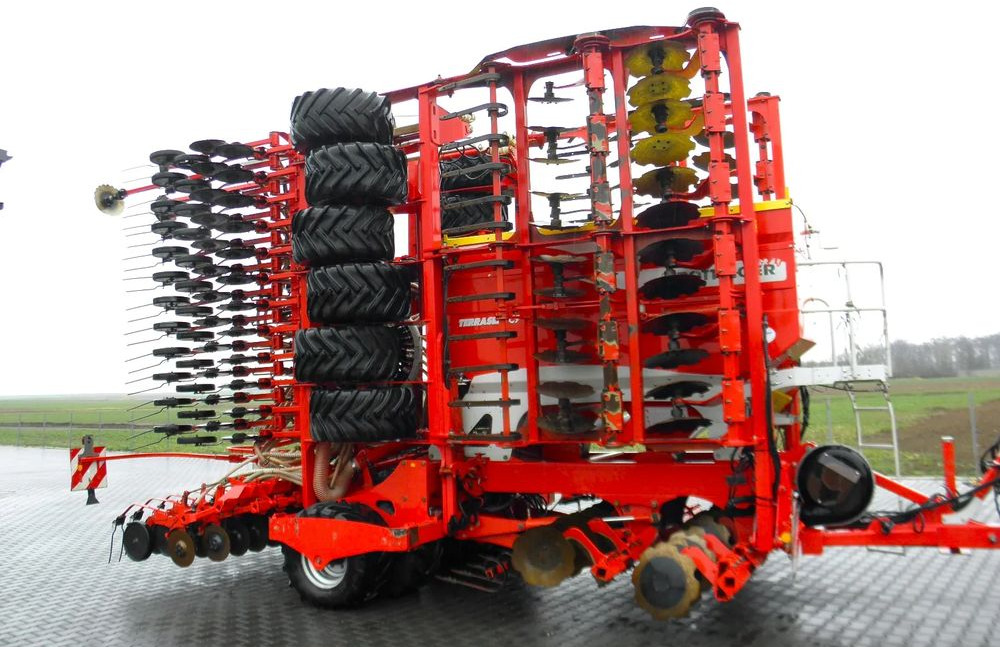 Pottinger Terrasem C9 Artis 2014 Rok, Nowe Elementy Robocze, Nie Malowany, Stan Idealny - Sėjamoji: foto 1 Pottinger Terrasem C9 Artis 2014 Rok, Nowe Elementy Robocze, Nie Malowany, Stan Idealny - Sėjamoji: foto 1