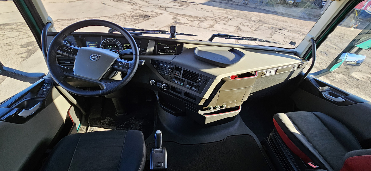 Miškovežis, Sunkvežimis su kranu pervežimui medienos VOLVO FH: foto 12