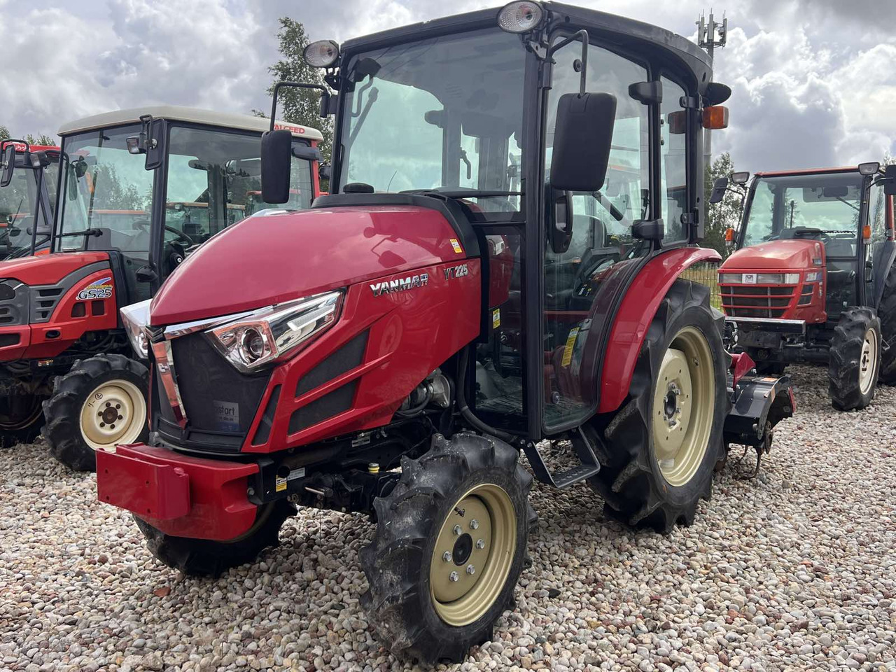 Yanmar YT225 - Mini traktorius: foto 1 Yanmar YT225 - Mini traktorius: foto 1