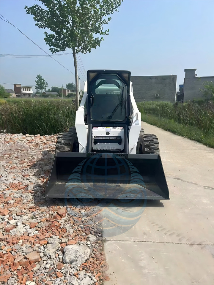 BOBCAT 330 - Mini krautuvas: foto 4 BOBCAT 330 - Mini krautuvas: foto 4
