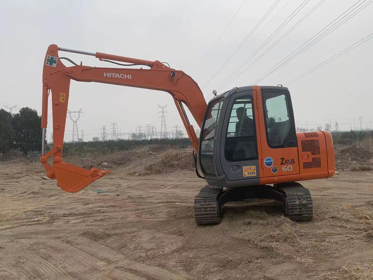 HITACHI ZX60 - Mini ekskavatorius: foto 1 HITACHI ZX60 - Mini ekskavatorius: foto 1