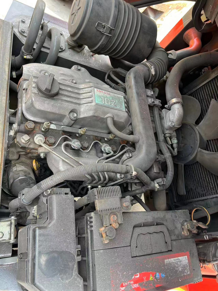 Toyota FDZN30 - Dyzelinis krautuvas: foto 5 Toyota FDZN30 - Dyzelinis krautuvas: foto 5