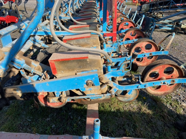 MONOSEM BR 12R - Tikslaus išsėjimo sėjamoji: foto 3 MONOSEM BR 12R - Tikslaus išsėjimo sėjamoji: foto 3