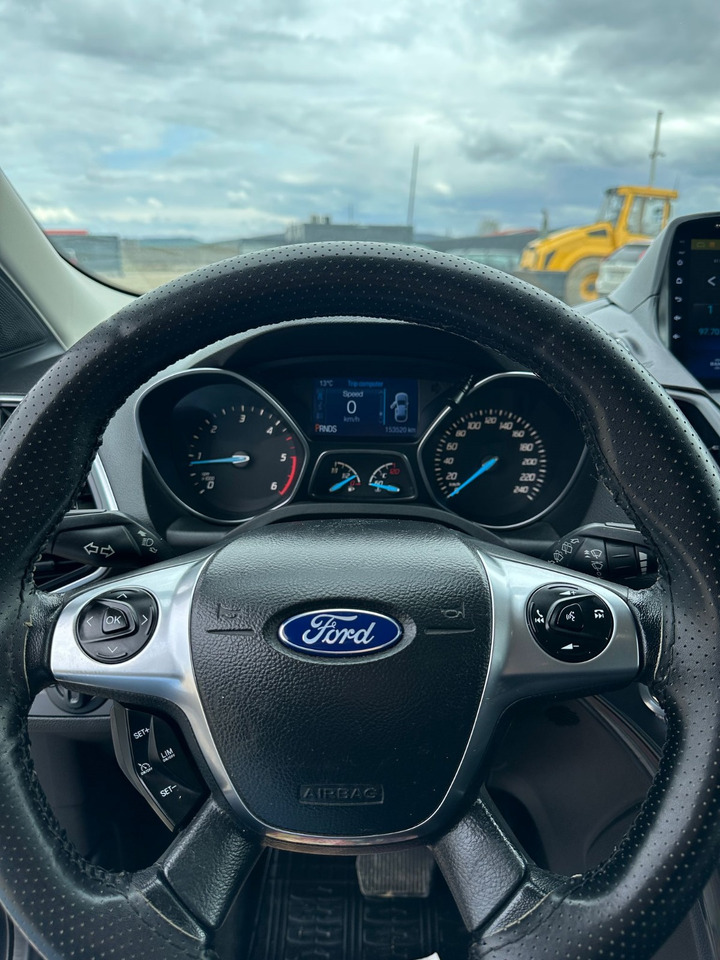 FORD KUGA TITANIUM - Visureigis: foto 4 FORD KUGA TITANIUM - Visureigis: foto 4