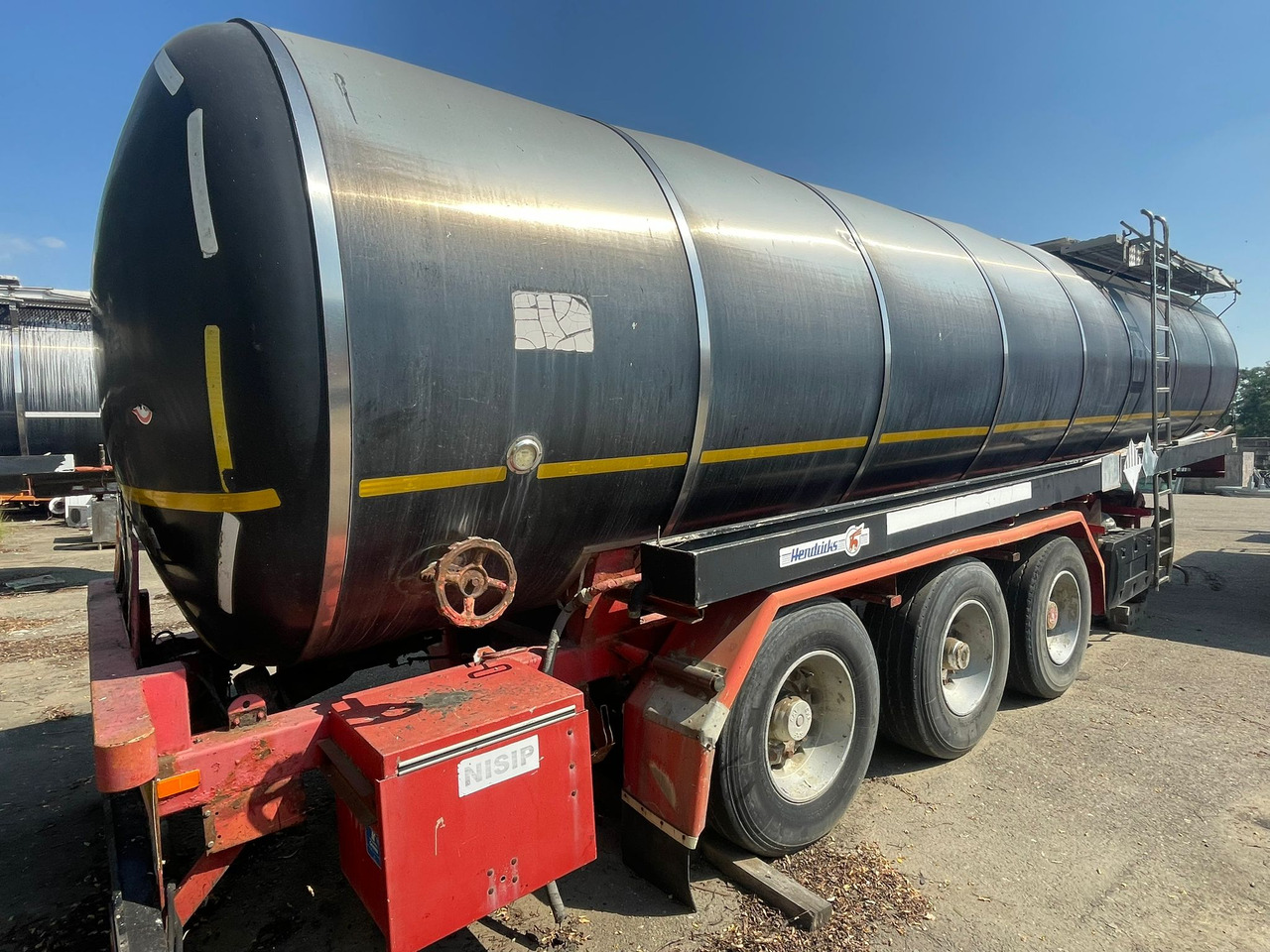 HENDRICK BITUMEN SEMI-TRAILER - Puspriekabė cisterna: foto 1 HENDRICK BITUMEN SEMI-TRAILER - Puspriekabė cisterna: foto 1