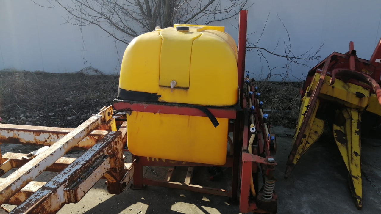 Herbicide Worn /Sprayer 800 l 12m - Pakabinamas purkštuvas: foto 2 Herbicide Worn /Sprayer 800 l 12m - Pakabinamas purkštuvas: foto 2