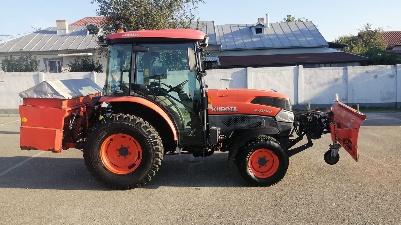 KUBOTA L4240 Narrow spaces tractor/vineyard/fruit tree/communal, TOP ! - Traktorius: foto 2 KUBOTA L4240 Narrow spaces tractor/vineyard/fruit tree/communal, TOP ! - Traktorius: foto 2