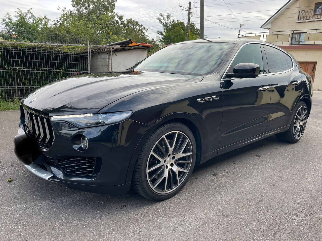 MASERATI LEVANTE 4X4 - Visureigis: foto 1 MASERATI LEVANTE 4X4 - Visureigis: foto 1