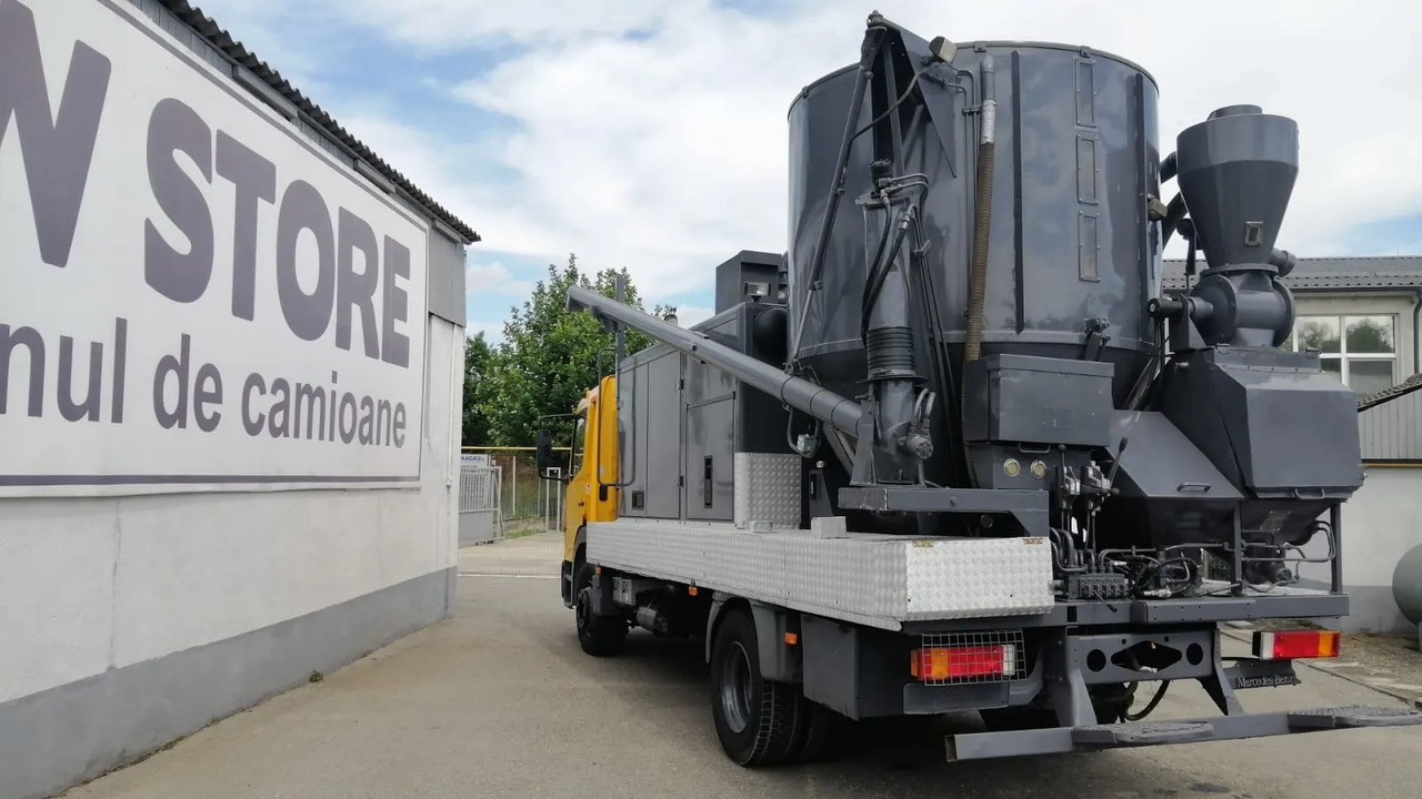 Mercedes-Benz Atego & Gmelin Animal Feed Mill and Mixer/FNC - Gyvulininkystės įranga: foto 4 Mercedes-Benz Atego & Gmelin Animal Feed Mill and Mixer/FNC - Gyvulininkystės įranga: foto 4