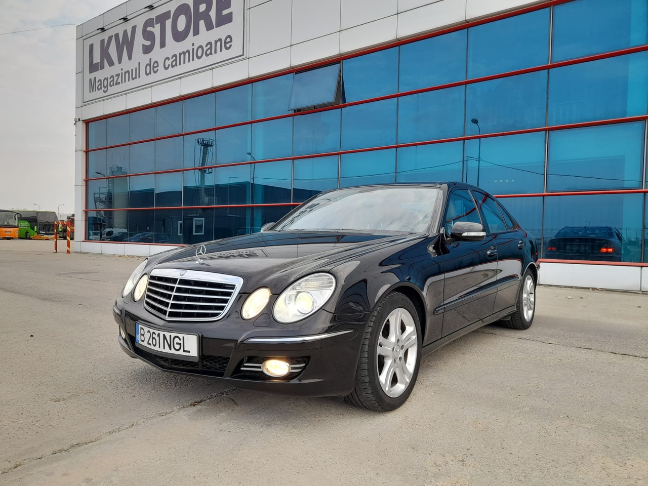 Mercedes Benz E350 - Lengvasis automobilis: foto 1 Mercedes Benz E350 - Lengvasis automobilis: foto 1