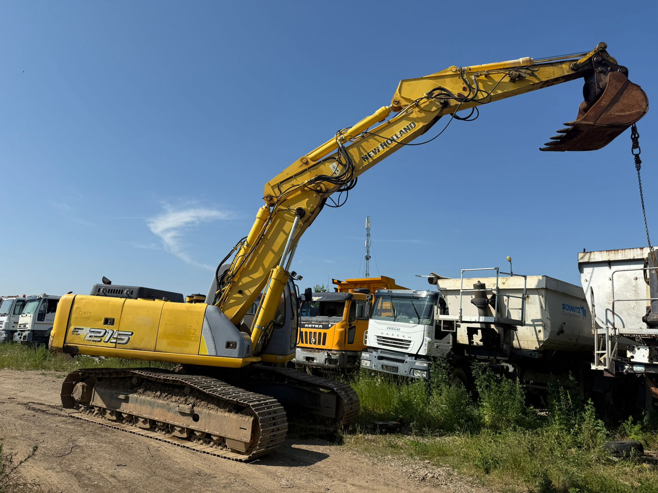 NEW HOLLAND E 215 EXCAVATOR - Vikšrinis ekskavatorius: foto 1 NEW HOLLAND E 215 EXCAVATOR - Vikšrinis ekskavatorius: foto 1