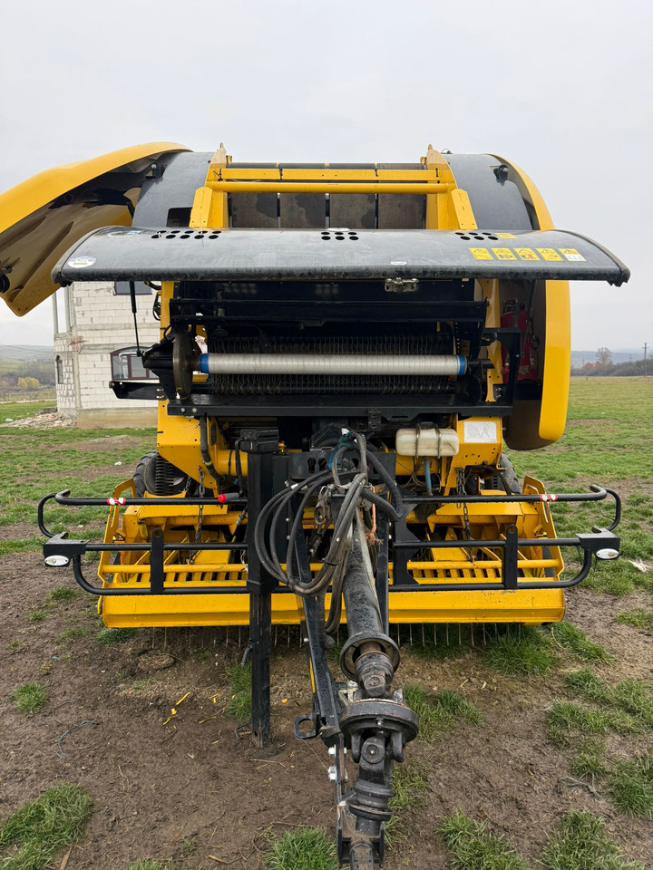 New Holland Roll-Belt 180 Baler - Ruloninis presas: foto 2 New Holland Roll-Belt 180 Baler - Ruloninis presas: foto 2