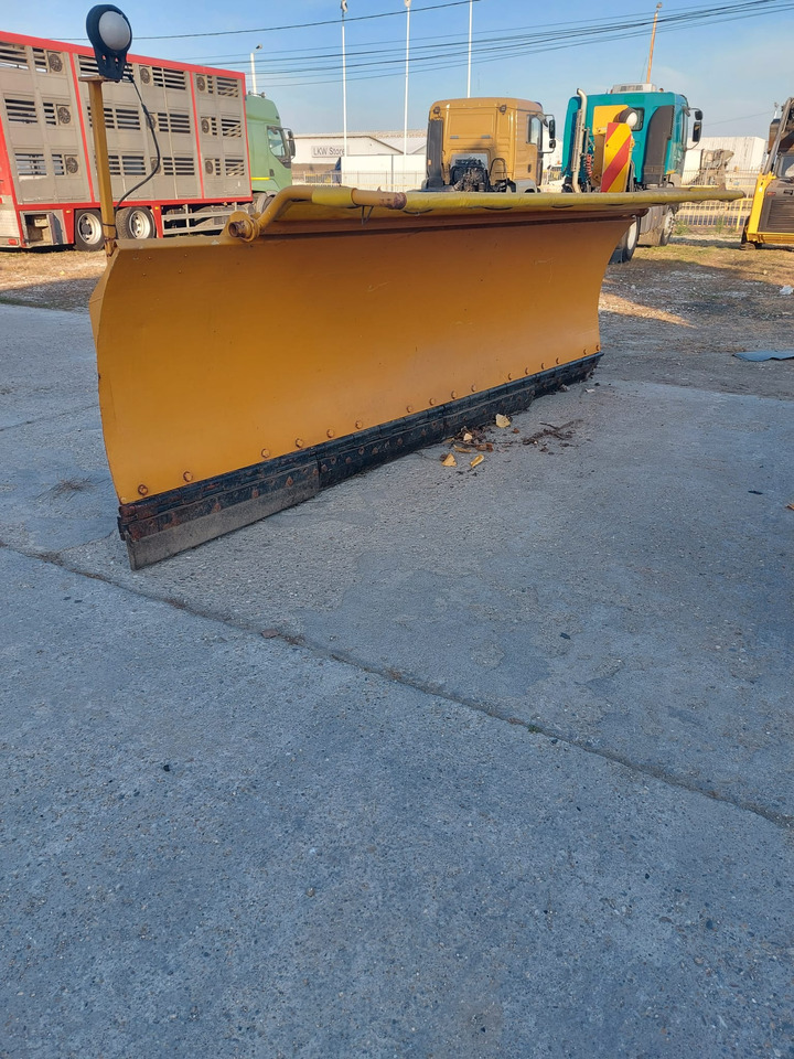 Nido Plow / Snow Blade / – Nido Universal Electrohidraulik – Sn 252 - Sniego peilis: foto 2 Nido Plow / Snow Blade / – Nido Universal Electrohidraulik – Sn 252 - Sniego peilis: foto 2