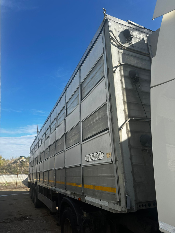 PEZZAIOLLI Animal Transport Semi-trailer - Gyvulių pervežimo puspriekabė: foto 2 PEZZAIOLLI Animal Transport Semi-trailer - Gyvulių pervežimo puspriekabė: foto 2