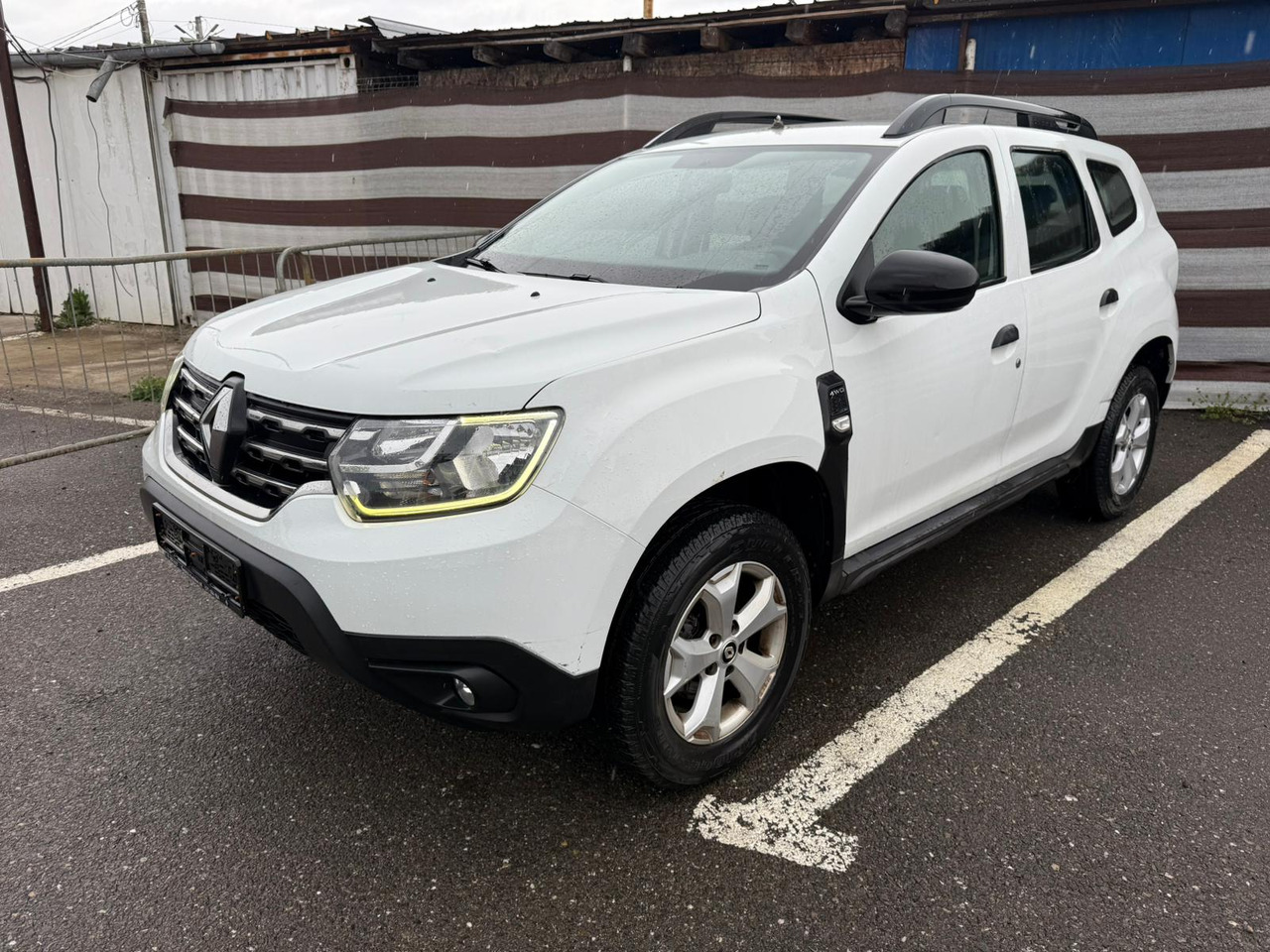 RENAULT DUSTER 4X4 - Visureigis: foto 3 RENAULT DUSTER 4X4 - Visureigis: foto 3