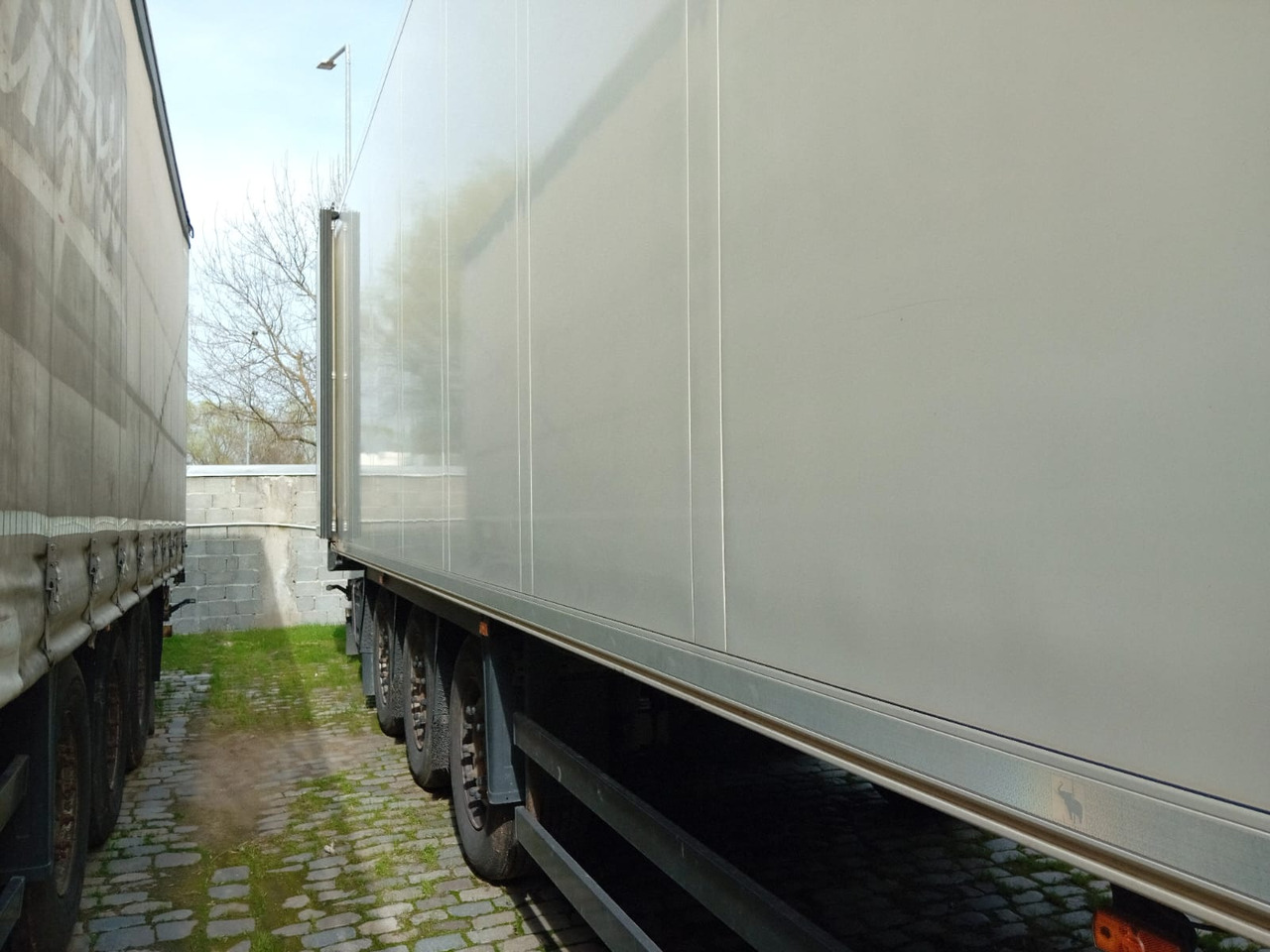 Schmitz Cargobull SCB S3B Refrigerated Semi-trailer - Refrižeratorius puspriekabė: foto 5 Schmitz Cargobull SCB S3B Refrigerated Semi-trailer - Refrižeratorius puspriekabė: foto 5