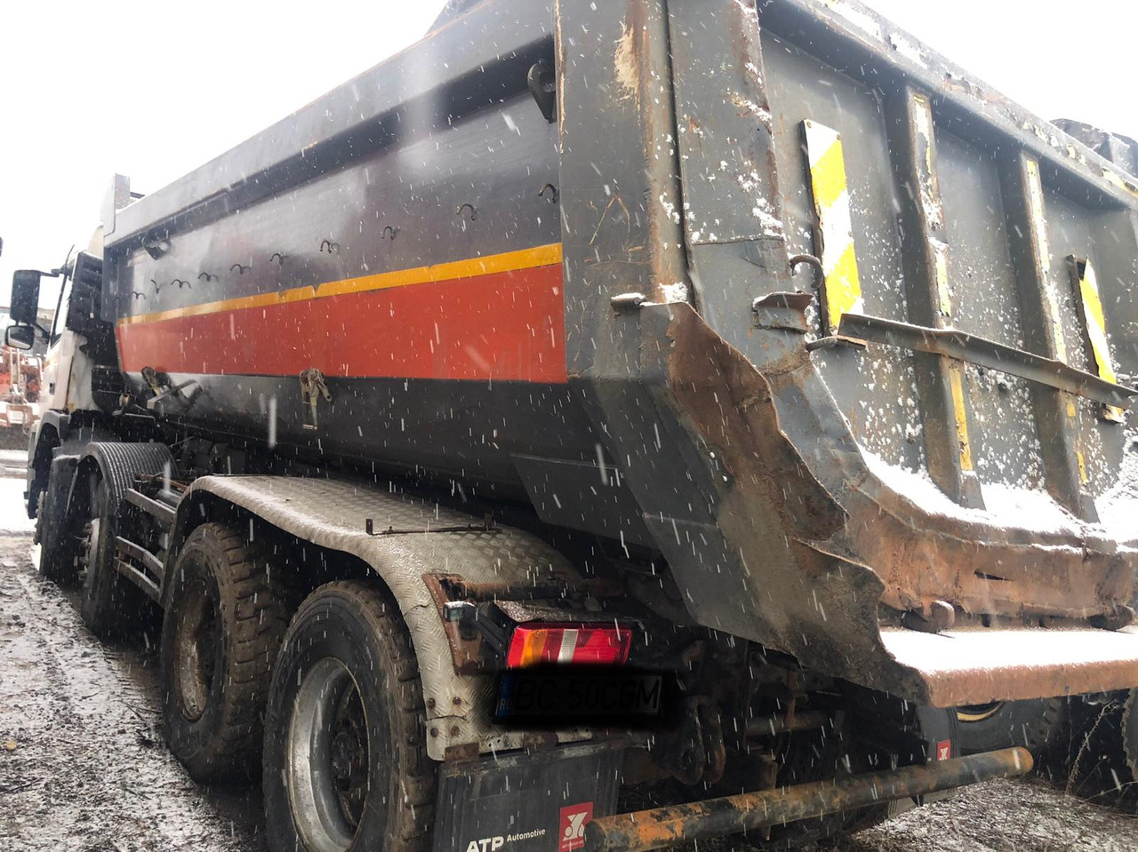 VOLVO FM 420 Tipper - Savivartis sunkvežimis: foto 4 VOLVO FM 420 Tipper - Savivartis sunkvežimis: foto 4