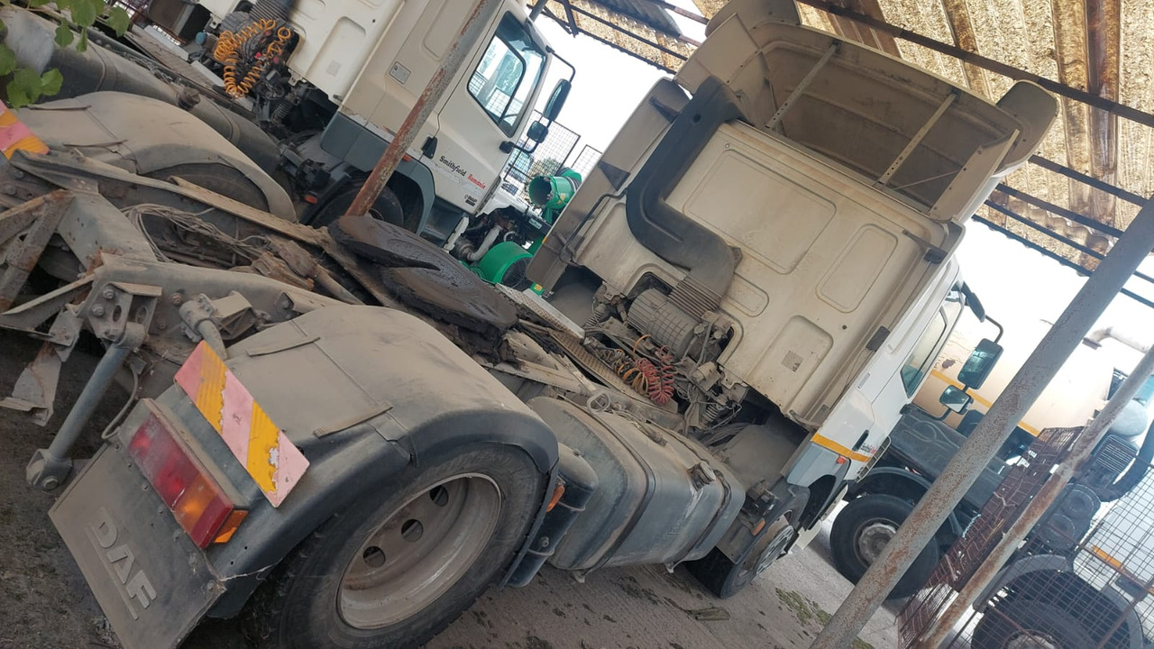 DAF CF 85.43 Tractor Head - Vilkikas: foto 2 DAF CF 85.43 Tractor Head - Vilkikas: foto 2