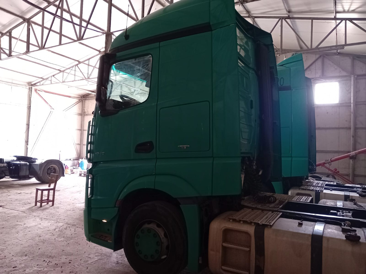 Mercedes-Benz Actros 18.45 - Vilkikas: foto 4 Mercedes-Benz Actros 18.45 - Vilkikas: foto 4